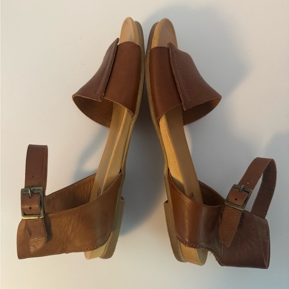 Miz Mooz New York City NWOT Antony Brown Leather Flat Comfort Sandals Size 7 - Picture 3 of 9
